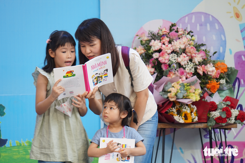 Nhà mình vui nhất: Tập thơ thiếu nhi xinh xắn của hai mẹ con - Ảnh 3. Nhà mình vui nhất: Tập thơ thiếu nhi xinh xắn của hai mẹ con - Ảnh 3.