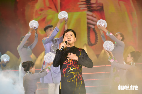 Thanh Lam, Đại Nghĩa, Ngọc Mai hát mừng Phật đản - Ảnh 4. Thanh Lam, Đại Nghĩa, Ngọc Mai hát mừng Phật đản - Ảnh 4.