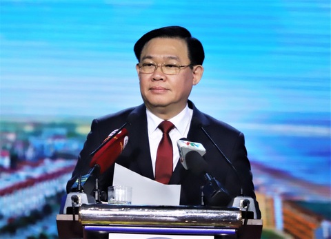 Hà Tĩnh trao quyết định chấp thuận chủ trương đầu tư cho 15 dự án - Ảnh 1. Hà Tĩnh trao quyết định chấp thuận chủ trương đầu tư cho 15 dự án - Ảnh 1.