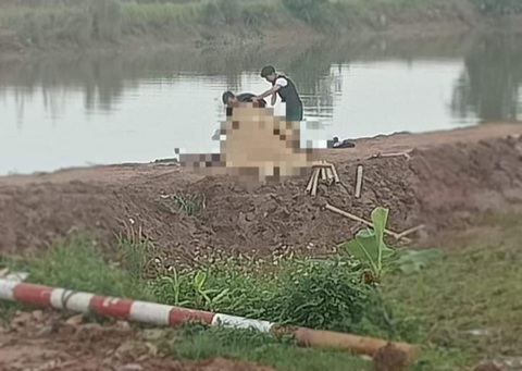 Bị sét đánh chết khi đang chỉ huy kè bãi lở sông ở Thái Bình - Ảnh 1. Bị sét đánh chết khi đang chỉ huy kè bãi lở sông ở Thái Bình - Ảnh 1.