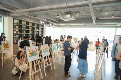 Thanh Bùi tiếp tục gây bất ngờ với Học viện Nghệ thuật thị giác đương đại Việt Nam - Ảnh 3. Thanh Bùi tiếp tục gây bất ngờ với Học viện Nghệ thuật thị giác đương đại Việt Nam - Ảnh 3.