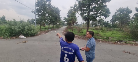 Hiện trường vụ phân xác tại Bình Dương: dân bức xúc vì mùi hôi thối - Ảnh 7. Hiện trường vụ phân xác tại Bình Dương: dân bức xúc vì mùi hôi thối - Ảnh 7.
