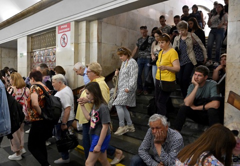 Nga không kích các căn cứ không quân Ukraine, Kiev nã pháo đáp trả vào các cơ sở công nghiệp - Ảnh 1. Nga không kích các căn cứ không quân Ukraine, Kiev nã pháo đáp trả vào các cơ sở công nghiệp - Ảnh 1.