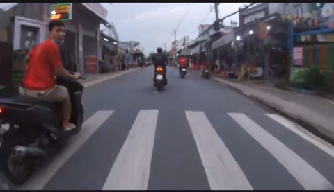 Rượt đuổi 3km, cảnh sát tóm được nghi phạm cướp giật - Ảnh 1. Rượt đuổi 3km, cảnh sát tóm được nghi phạm cướp giật - Ảnh 1.