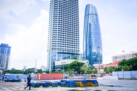 Sẵn sàng cho đêm khai hội pháo hoa quốc tế Đà Nẵng - Ảnh 3. Sẵn sàng cho đêm khai hội pháo hoa quốc tế Đà Nẵng - Ảnh 3.
