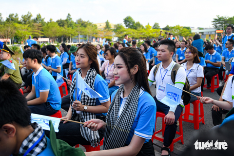Đưa sinh viên ra thăm cán bộ, chiến sĩ Trường Sa - Ảnh 5. Đưa sinh viên ra thăm cán bộ, chiến sĩ Trường Sa - Ảnh 5.