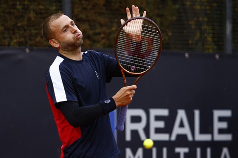 Bị loại ở vòng đầu Roland Garros, hạt giống số 20 đập vỡ chai nước và chỉ trích trọng tài - Ảnh 1. Bị loại ở vòng đầu Roland Garros, hạt giống số 20 đập vỡ chai nước và chỉ trích trọng tài - Ảnh 1.