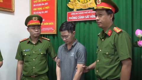 Đứng đầu app cho vay tiền là người nước ngoài, công an cảnh báo nhiều thủ đoạn tinh vi - Ảnh 1. Đứng đầu app cho vay tiền là người nước ngoài, công an cảnh báo nhiều thủ đoạn tinh vi - Ảnh 1.