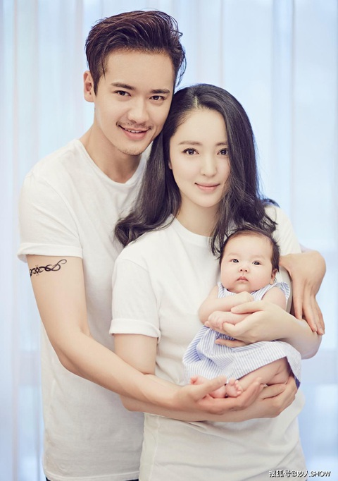 ‘Điêu Thuyền Đổng Tuyền lộ ảnh tay trong tay với tình trẻ sau nhiều năm độc thân - Ảnh 5. ‘Điêu Thuyền Đổng Tuyền lộ ảnh tay trong tay với tình trẻ sau nhiều năm độc thân - Ảnh 5.