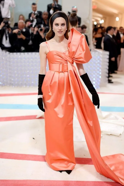 Thảm họa Met Gala 2023: Pha tạo dáng khó hiểu và váy xuyên thấu - Ảnh 7. Thảm họa Met Gala 2023: Pha tạo dáng khó hiểu và váy xuyên thấu - Ảnh 7.