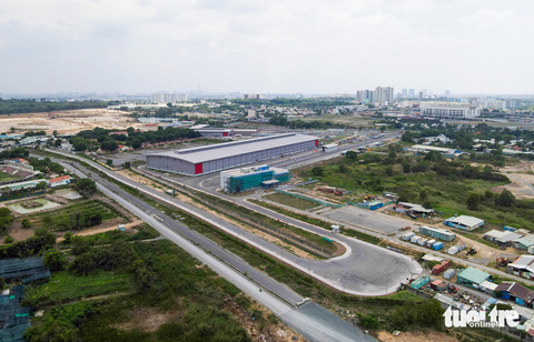 Vẽ bậy trên tàu metro: Dân muốn xử phạt thật nặng - Ảnh 2. Vẽ bậy trên tàu metro: Dân muốn xử phạt thật nặng - Ảnh 2.