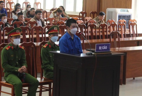 Thanh niên tông xe máy vào cảnh sát giao thông bị tuyên 15 năm tù - Ảnh 1. Lê Đức Minh bị tuyên án 15 tháng tù về tội chống người thi hành công vụ - Ảnh: CACC