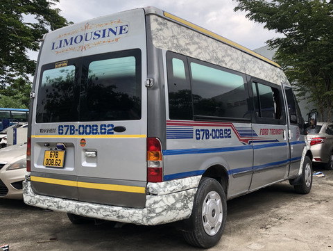 Khởi tố nhóm giả xe trung chuyển để trộm tài sản của khách - Ảnh 1. Khởi tố nhóm giả xe trung chuyển để trộm tài sản của khách - Ảnh 1.