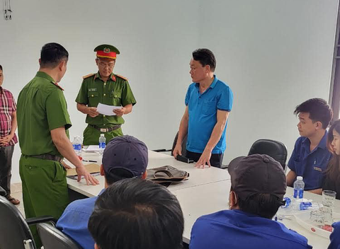 Bắt giám đốc trung tâm đăng kiểm ở Gia Lai nhận hối lộ - Ảnh 2. Bắt giám đốc trung tâm đăng kiểm ở Gia Lai nhận hối lộ - Ảnh 2.