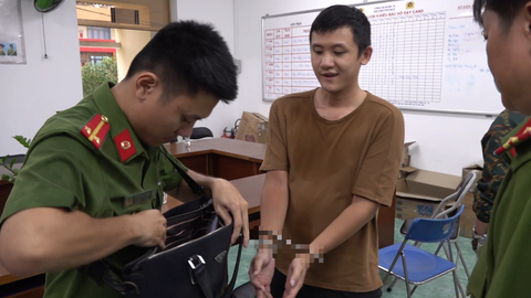 Vụ khởi tố cho vay lãi nặng: Khách cầm cố, công ty cho thuê lại - Ảnh 3. Vụ khởi tố cho vay lãi nặng: Khách cầm cố, công ty cho thuê lại - Ảnh 3.