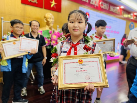 Quán quân nhí cuộc thi năng khiếu tin học mơ thành lập trình viên Google - Ảnh 1. Quán quân nhí cuộc thi năng khiếu tin học mơ thành lập trình viên Google - Ảnh 1.