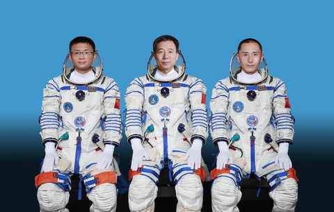 Trung Quốc phóng tàu vũ trụ Thần Châu XVI sáng 30-5 - Ảnh 1. Trung Quốc phóng tàu vũ trụ Thần Châu XVI sáng 30-5 - Ảnh 1.