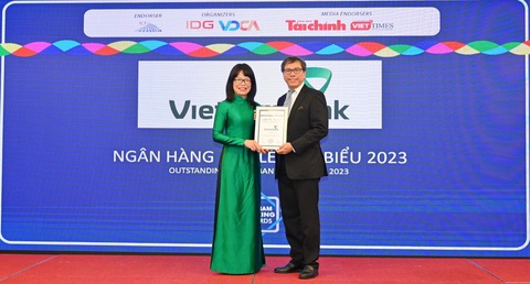 Vietcombank được trao 'cú đúp' 3 giải thưởng về ngân hàng- Ảnh 1. Vietcombank được trao 'cú đúp' 3 giải thưởng về ngân hàng- Ảnh 1.