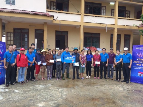 Đặt mục tiêu chất lượng bảo hiểm lên hàng đầu - Ảnh 5. Các tập đoàn bảo hiểm Việt Nam đã có những hành động thiết thực, chung tay ủng hộ đồng bào miền Trung bị thiệt hại do bão lũ
