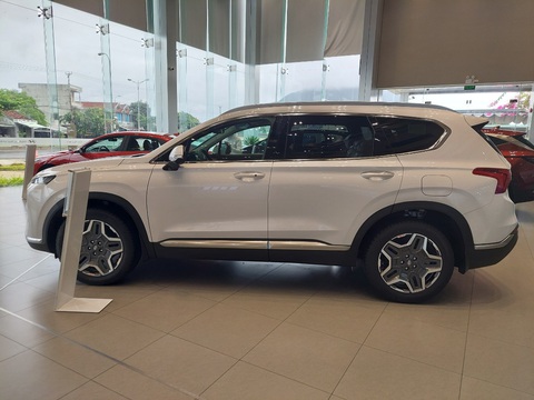 Tin tức giá xe: Hyundai Santa Fe ‘dọn kho’ giảm 200 triệu đồng - Ảnh 2. Tin tức giá xe: Hyundai Santa Fe ‘dọn kho’ giảm 200 triệu đồng - Ảnh 2.