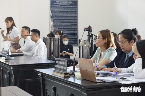 Vụ bà Đặng Thùy Trang kiện hoa hậu Thùy Tiên: Thùy Tiên bất ngờ rút đơn khởi kiện - Ảnh 1. Vụ bà Đặng Thùy Trang kiện hoa hậu Thùy Tiên: Thùy Tiên bất ngờ rút đơn khởi kiện - Ảnh 1.