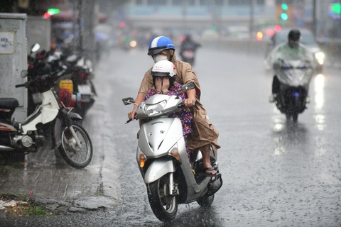 Thời tiết hôm nay 1-6: Mưa dông tiếp diễn ở Nam Bộ, trời nhiều mây, nắng đứt quãng - Ảnh 1. Thời tiết hôm nay 1-6: Mưa dông tiếp diễn ở Nam Bộ, trời nhiều mây, nắng đứt quãng - Ảnh 1.