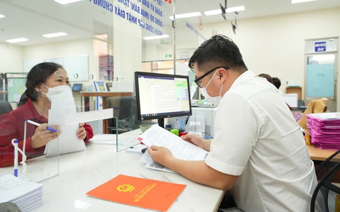 TP.HCM: Sổ hồng hộ gia đình, cá nhân chỉ do chi nhánh văn phòng đăng ký đất đai cấp - Ảnh 1. TP.HCM: Sổ hồng hộ gia đình, cá nhân chỉ do chi nhánh văn phòng đăng ký đất đai cấp - Ảnh 1.