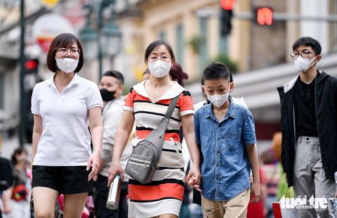 Người dân cần chú ý phòng chống dịch sau dịp nghỉ lễ kéo dài - Ảnh: NAM TRẦN Người dân cần chú ý phòng chống dịch sau dịp nghỉ lễ kéo dài - Ảnh: NAM TRẦN