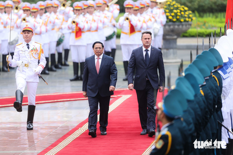 Thủ tướng Phạm Minh Chính chủ trì lễ đón Thủ tướng Luxembourg - Ảnh 3. Thủ tướng Phạm Minh Chính chủ trì lễ đón Thủ tướng Luxembourg - Ảnh 3.