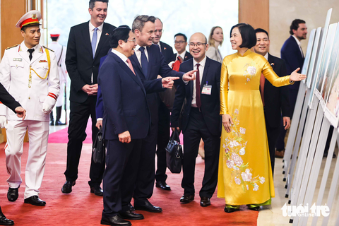 Thủ tướng Phạm Minh Chính chủ trì lễ đón Thủ tướng Luxembourg - Ảnh 5. Thủ tướng Phạm Minh Chính chủ trì lễ đón Thủ tướng Luxembourg - Ảnh 5.