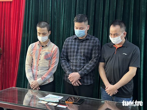 Bắt giam nhóm chuyên soi công trình vi phạm, tống tiền nhiều cơ quan - Ảnh 1. Bắt giam nhóm chuyên soi công trình vi phạm, tống tiền nhiều cơ quan - Ảnh 1.