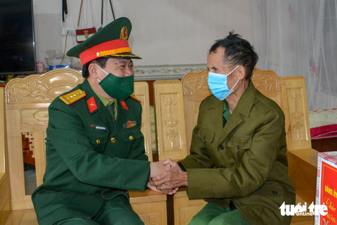 Các bộ ngành như Bộ Quốc phòng thường xuyên có hoạt động chăm lo, động viên, thăm hỏi cựu chiến binh, người có công với cách mạng - Ảnh: HÀ QUÂN Các bộ ngành như Bộ Quốc phòng thường xuyên có hoạt động chăm lo, động viên, thăm hỏi cựu chiến binh, người có công với cách mạng - Ảnh: HÀ QUÂN