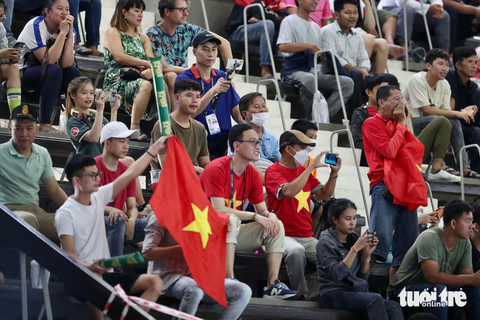 Tuyển bóng chuyền Việt Nam thua ngược Thái Lan 1-3 ở SEA Games 32 - Ảnh 7. Tuyển bóng chuyền Việt Nam thua ngược Thái Lan 1-3 ở SEA Games 32 - Ảnh 7.