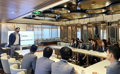 Chương trình Hoa Sen Elite: Nhiều cơ hội việc làm cho sinh viên - Ảnh 2. Sinh viên thực hành ở khách sạn - Ảnh: HSU