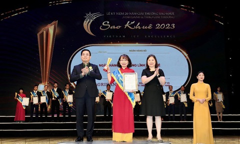 Ngân hàng Agribank giành 'cú đúp' giải thưởng Sao Khuê 2023 - Ảnh 1. Ngân hàng Agribank giành 2 giải thưởng Sao Khuê 2023 - Ảnh: AGR