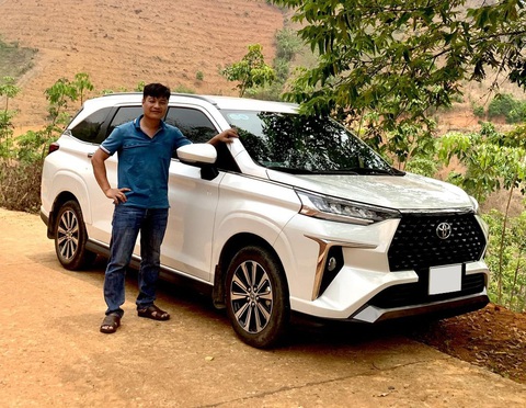 Toyota Veloz Cross sa lầy trên cát ở Bình Định, chủ xe thoát nạn nhờ tắt một chức năng - Ảnh 2. Toyota Veloz Cross sa lầy trên cát ở Bình Định, chủ xe thoát nạn nhờ tắt một chức năng - Ảnh 2.