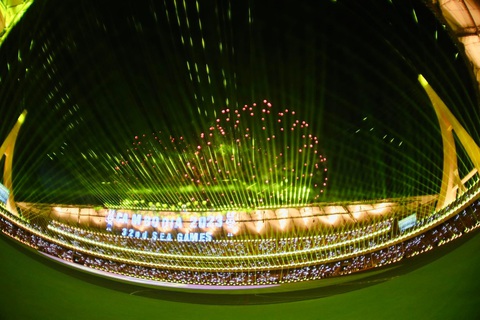 Đài đuốc bùng cháy, SEA Games 32 chính thức khai mạc - Ảnh 20. Đài đuốc bùng cháy, SEA Games 32 chính thức khai mạc - Ảnh 20.