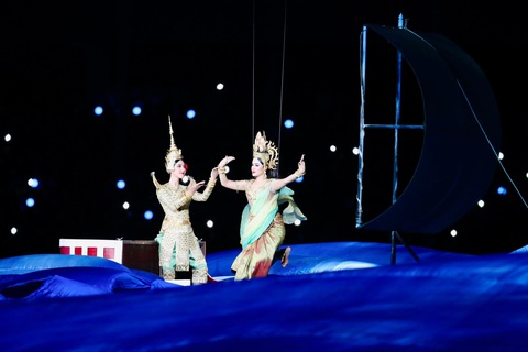 Đài đuốc bùng cháy, SEA Games 32 chính thức khai mạc - Ảnh 18. Đài đuốc bùng cháy, SEA Games 32 chính thức khai mạc - Ảnh 18.