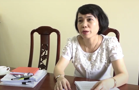 Bà Lê Thị Dung và Trung tâm Giáo dục thường xuyên huyện Hưng Nguyên - Ảnh: CTV Bà Lê Thị Dung - Ảnh: CTV