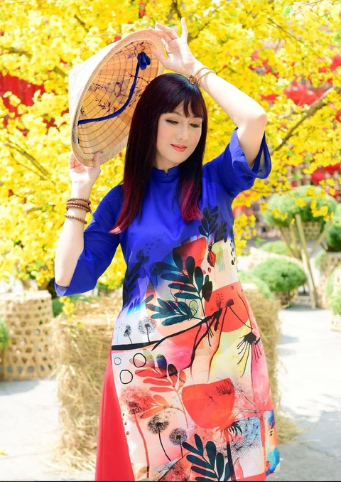 Nữ hoàng ảnh lịch Hiền Mai hát vì người nghèo - Ảnh 2. Nữ hoàng ảnh lịch Hiền Mai hát vì người nghèo - Ảnh 2.