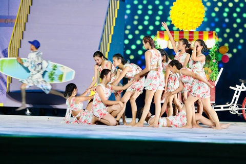 Đài đuốc bùng cháy, SEA Games 32 chính thức khai mạc - Ảnh 10. Đài đuốc bùng cháy, SEA Games 32 chính thức khai mạc - Ảnh 10.