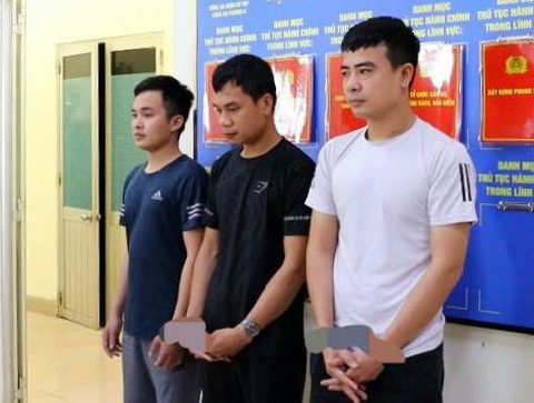 Bắt nhóm tin dụng đen: Phan Văn Tài, Phan Văn Trọng, Phùng Văn Minh (từ trái qua) - Ảnh do CA TP.HCM cung cấp Bắt nhóm tín dụng đen: Phan Văn Tài, Phan Văn Trọng, Phùng Văn Minh (từ trái qua) - Ảnh do CA TP.HCM cung cấp