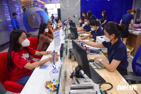 Việc hạ tỉ lệ dự trữ bắt buộc và thời gian cho vay trong thị trường mở dài hơn giúp các ngân hàng thuận lợi hơn trong giảm lãi suất cho vay - Ảnh: Q.ĐỊNH Việc hạ tỉ lệ dự trữ bắt buộc và thời gian cho vay trong thị trường mở dài hơn giúp các ngân hàng thuận lợi hơn trong giảm lãi suất cho vay - Ảnh: Q.ĐỊNH