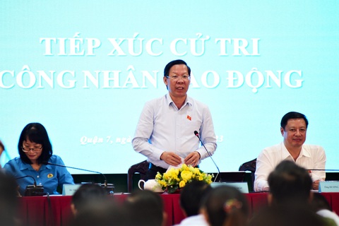 Chủ tịch UBND TP.HCM nghe cử tri công nhân tâm tình mua nhà ở xã hội - Ảnh 1. Chủ tịch UBND TP.HCM nghe cử tri công nhân tâm tình mua nhà ở xã hội - Ảnh 1.