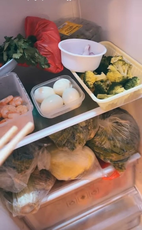 Trương Bá Chi tiết kiệm dù chỉ 3.000 đồng - Ảnh 5. Trương Bá Chi tiết kiệm dù chỉ 3.000 đồng - Ảnh 5.