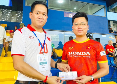 Người mang niềm vui cho các cổ động viên Việt mùa SEA Games - Ảnh 1. Người mang niềm vui cho các cổ động viên Việt mùa SEA Games - Ảnh 1.