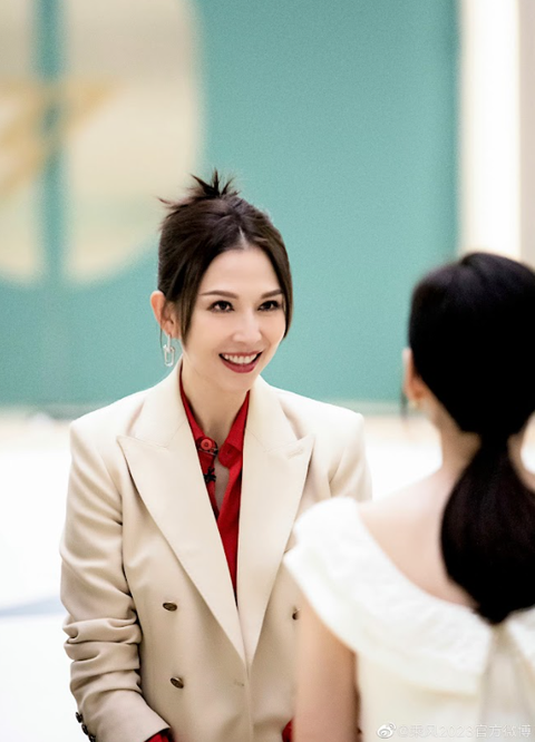 Thái Thiếu Phân, Ella, Tạ Na hễ xáp lại là... ồn ào - Ảnh 4. Thái Thiếu Phân, Ella, Tạ Na hễ xáp lại là... ồn ào - Ảnh 4.