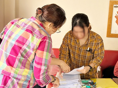 Ấm ức vì điều khoản giữ bí mật của Manulife - Ảnh 1. Ấm ức vì điều khoản giữ bí mật của Manulife - Ảnh 1.