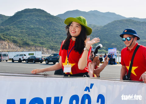 Mang tiếng hát từ đất liền ra Trường Sa - Ảnh 4. Mang tiếng hát từ đất liền ra Trường Sa - Ảnh 4.