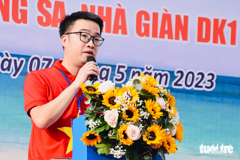 Mang tiếng hát từ đất liền ra Trường Sa - Ảnh 5. Mang tiếng hát từ đất liền ra Trường Sa - Ảnh 5.